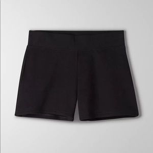 2/$30 💜 TNA Cozy Fleece Perfect Pocket 3” Sweatshort